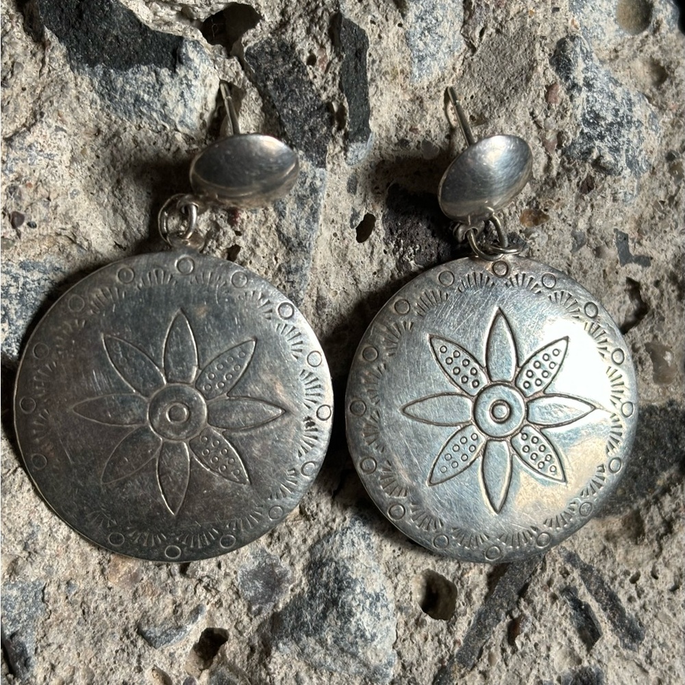 Vintage Sterling Silver Floral Earrings!